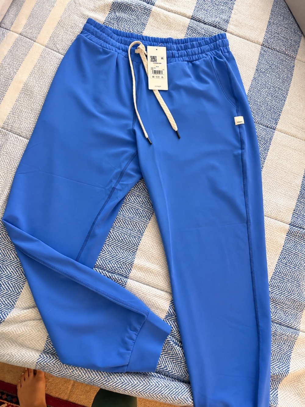 Vuori Performance Joggers – Dielectric Blue – Size Small – NWT